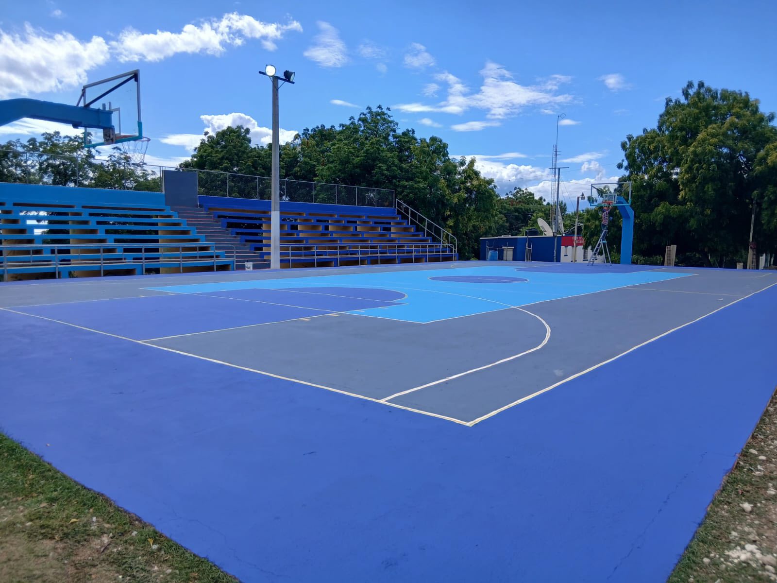 Alcaldía realiza acondicionamiento en la Cancha Municipal